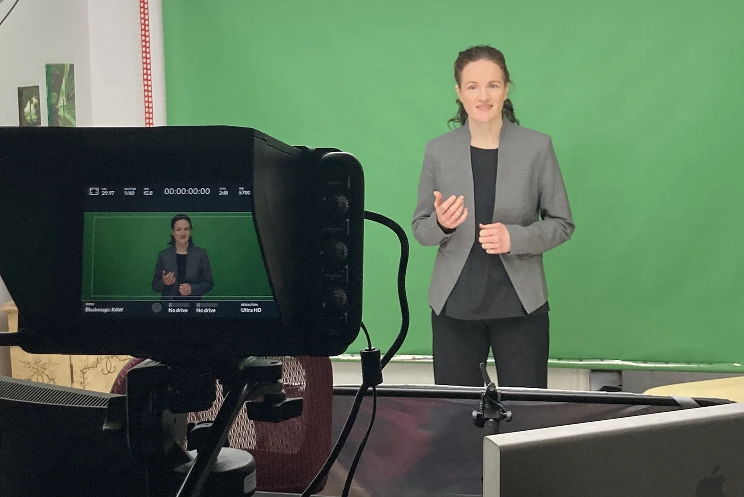 ASL and LSQ Interpretation